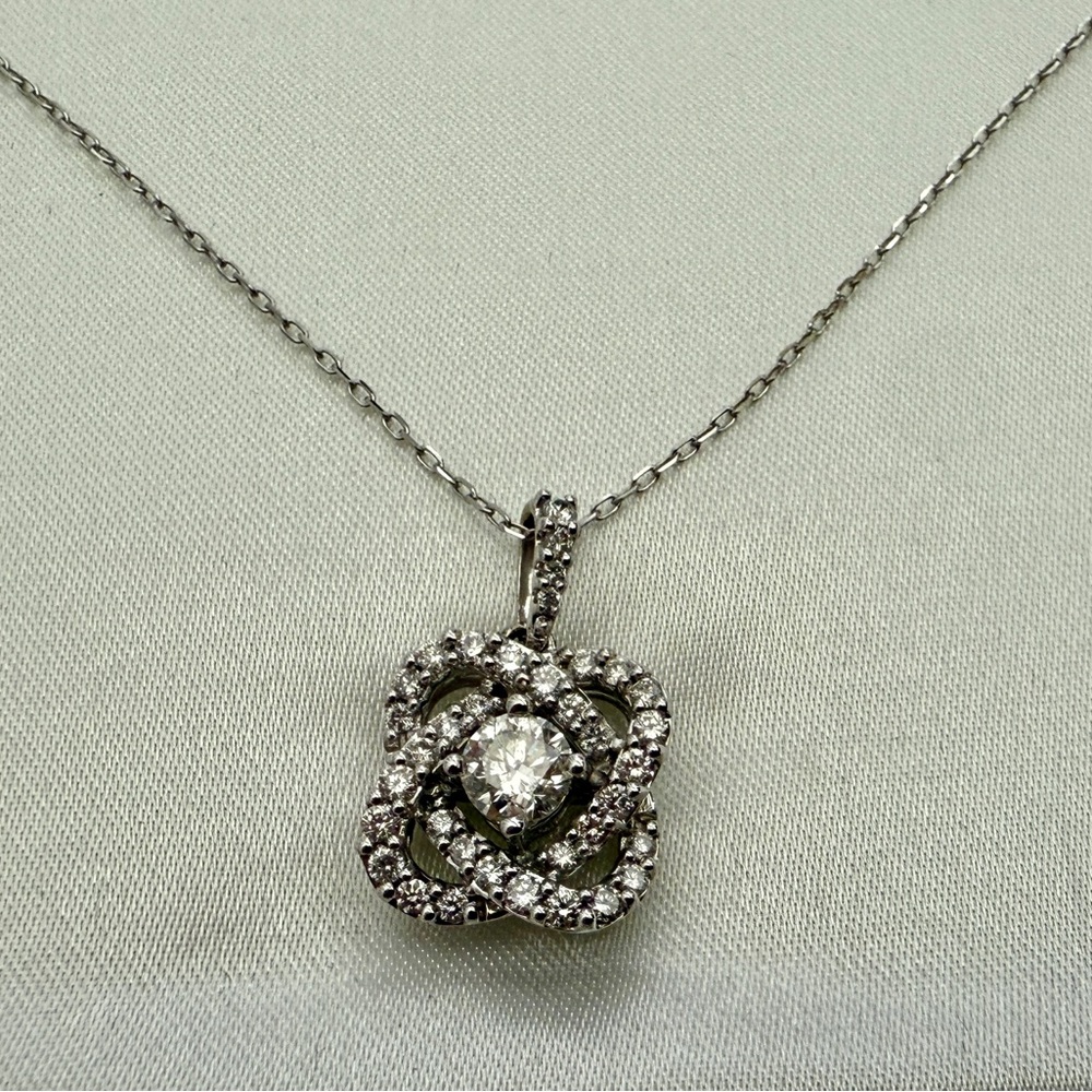 Kay Jewelers 14kT White Gold 1ct tw Diamond Necklace - Immaculate!